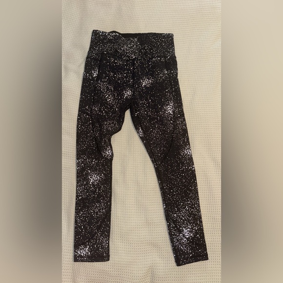 ✨Zyia✨Black and White Speckled Leggings size 6-8 - Picture 1 of 1